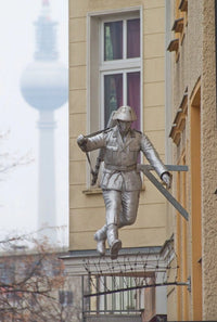 Berlin Wall Tour: The Cold War and Behind the Wal