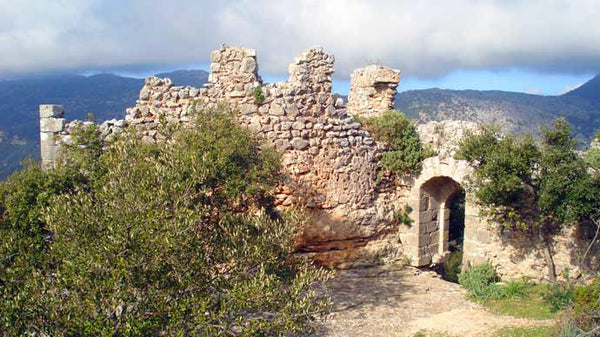 Hiking ALARÓ CASTLE Mallorca.Medium level